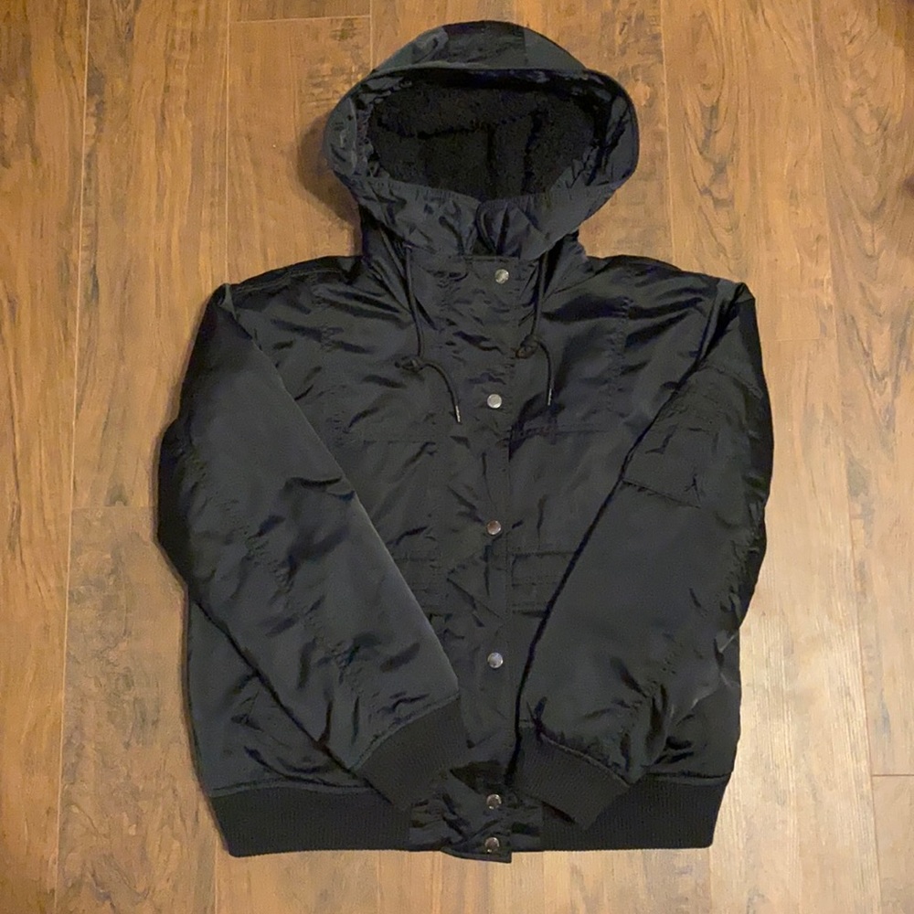 Brand: American Eagle  Color: Black  Size L